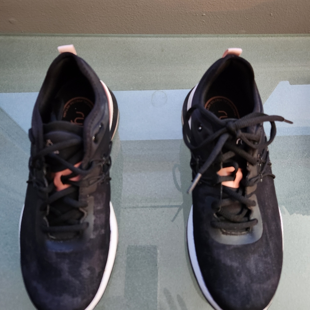 Women's Athletic Shoes